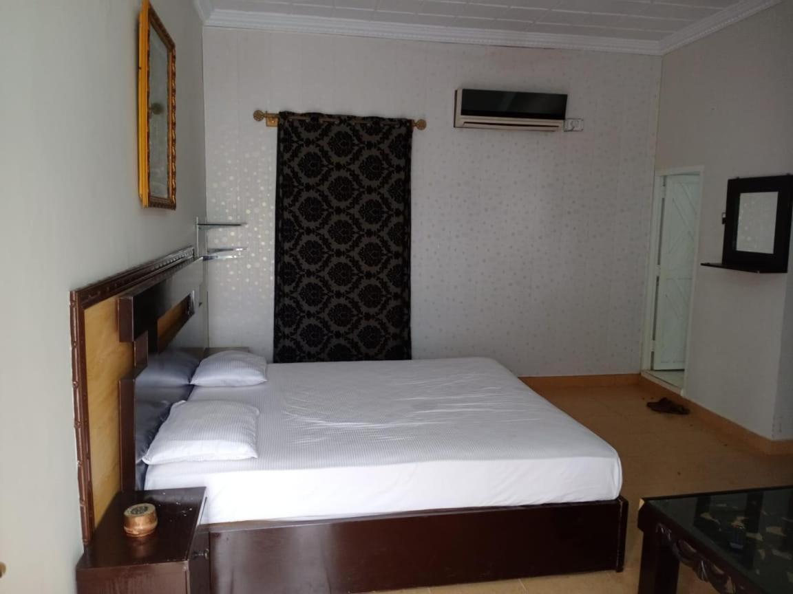 Gandhara Castle Hotel Resort & Adventure Club Khanpur Exterior photo